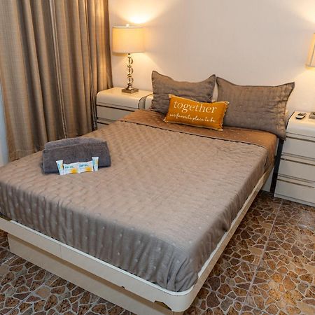 Apartmán Compact Haven With Private Entrance And Free Parking And Laundry Ponce Exteriér fotografie