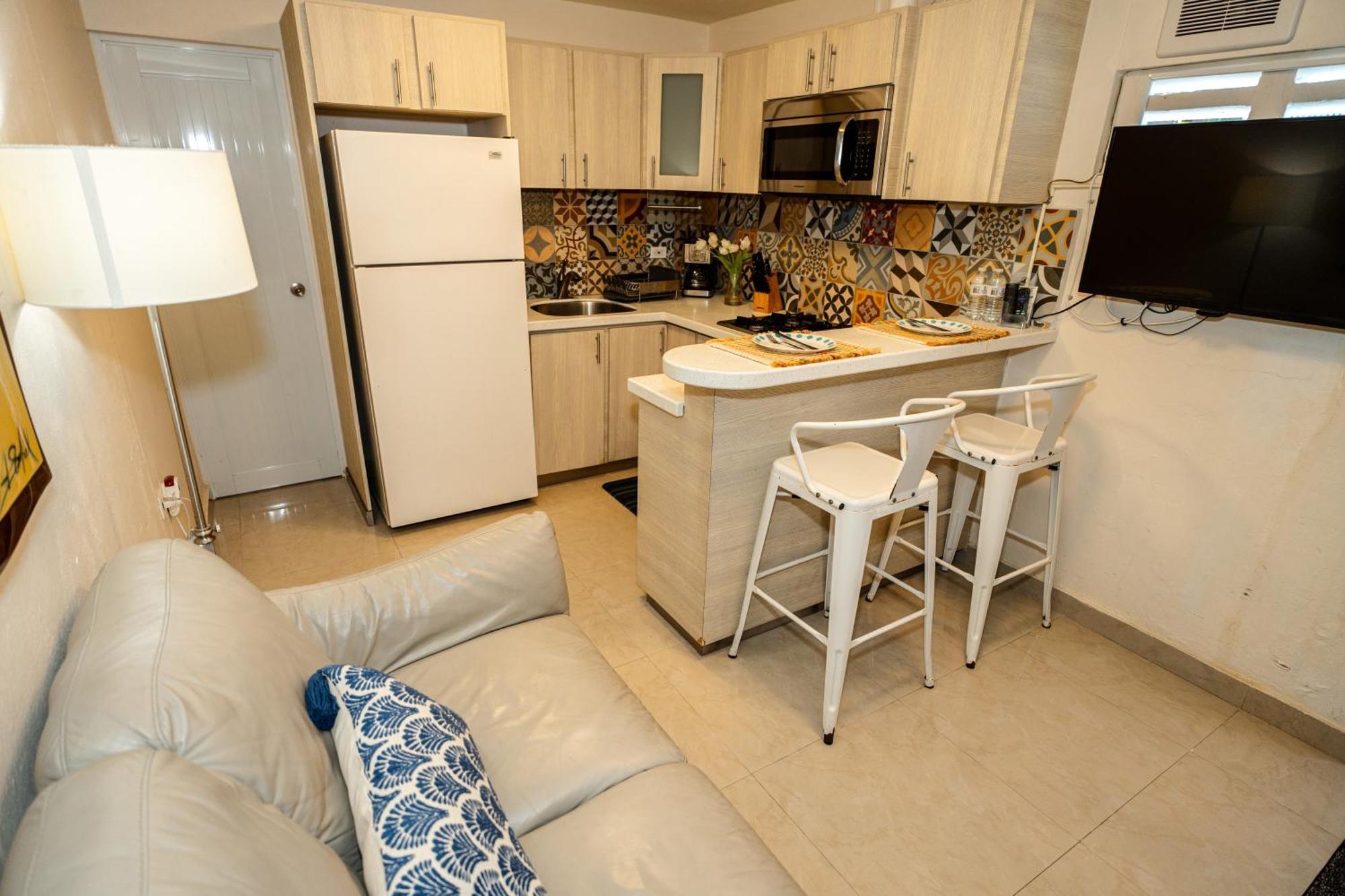 Apartmán Compact Haven With Private Entrance And Free Parking And Laundry Ponce Exteriér fotografie